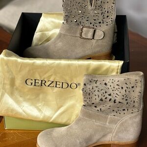 Gerzedo Beige Heeled Boots 7.5